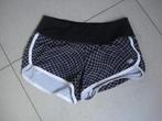 New Balance short, dames/meisjes. mt M, New Balance, Ophalen of Verzenden, Gedragen, Maat 38/40 (M)