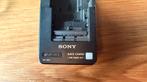 Chargeur Sony BCQM1, TV, Hi-fi & Vidéo, Enlèvement ou Envoi, Comme neuf