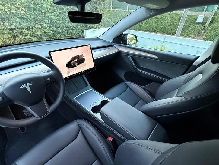 Tesla Model Y RWD - 2024, Auto's, Tesla, Particulier, Model Y, ABS, Achteruitrijcamera, Adaptive Cruise Control, Airbags, Airconditioning