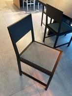‘Pi’ tafel van het merk Camrich met bijpassende stoelen, Huis en Inrichting, Ophalen, Zo goed als nieuw