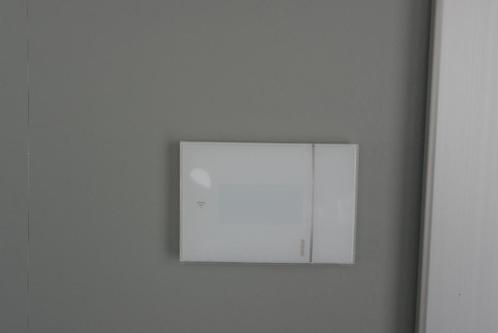 thermostat intelligent bticino smarther (comme neuf), Doe-het-zelf en Bouw, Thermostaten, Zo goed als nieuw, Slimme thermostaat