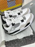 Jordan 4 “military black”, Kleding | Heren, Schoenen, Ophalen of Verzenden, Nieuw