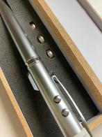 Balpen met lampje, in houten doosje, NIEUW., Ophalen of Verzenden, Nieuw, Balpen