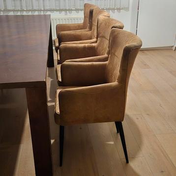 8 stoelen voor eettafel beschikbaar voor biedingen