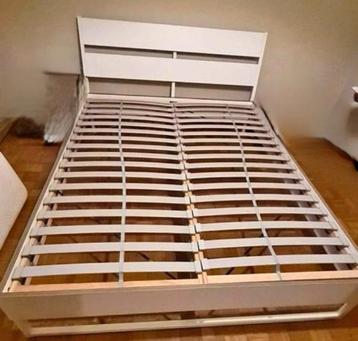 Superbe lit en bois blanc 140cmx200cm avec sommiers neuf, Comme neuf, Enlèvement, 200 cm, Bois