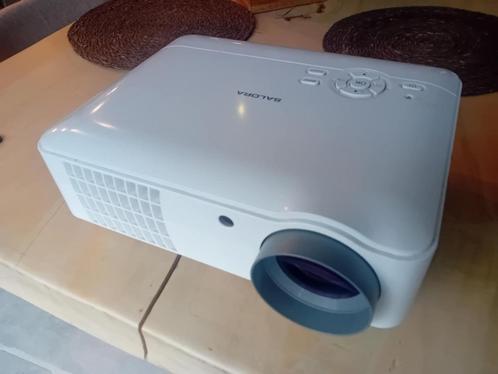 beamer Salora met led lamp, Audio, Tv en Foto, Beamers, Zo goed als nieuw, LED, Ophalen
