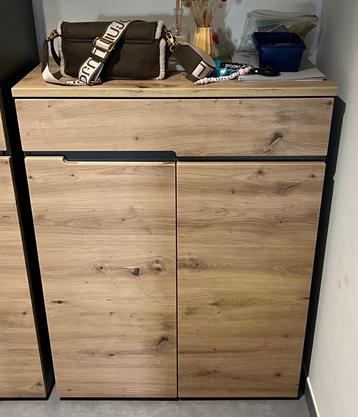 Schoenenkast beschikbaar voor biedingen