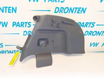 Kofferbakbekleding rechts van een Volkswagen UP beschikbaar voor biedingen