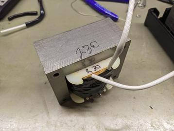 300VA 120V-230V autotransformator beschikbaar voor biedingen