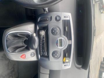 Renault megane scenic , gekeurd...automaat, 7 plaats, benzin beschikbaar voor biedingen
