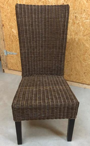 rotanstoelen beschikbaar voor biedingen