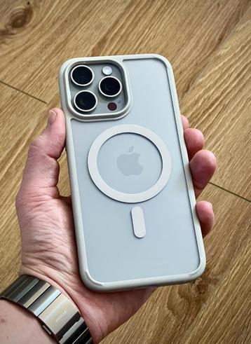 iPhone 15 Pro Max - Spigen Ultra Hybrid Magfit case beschikbaar voor biedingen