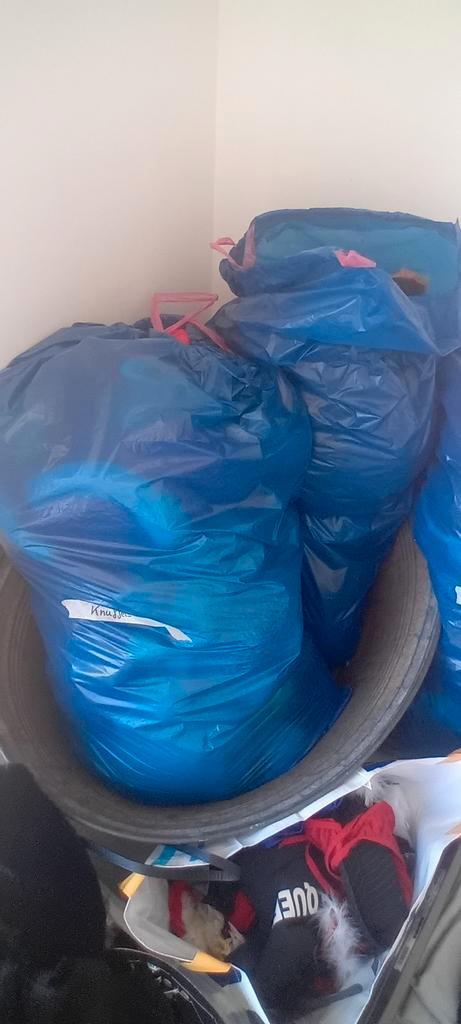 2 grote zakken vol knuffels, Kinderen en Baby's, Speelgoed | Knuffels en Pluche, Zo goed als nieuw, Ophalen of Verzenden
