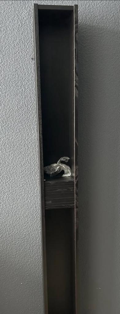 Gnedby plank - donker - IKEA, Huis en Inrichting, Woonaccessoires | Cd- en Dvd-rekken, Nieuw, Cd's of Dvd's, Hout, Ophalen