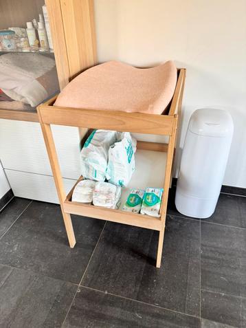Table a langer ikea + changing mat & covers, Enlèvement, Comme neuf
