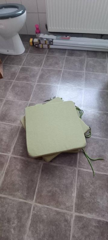Galettes de chaises, Enlèvement, Comme neuf