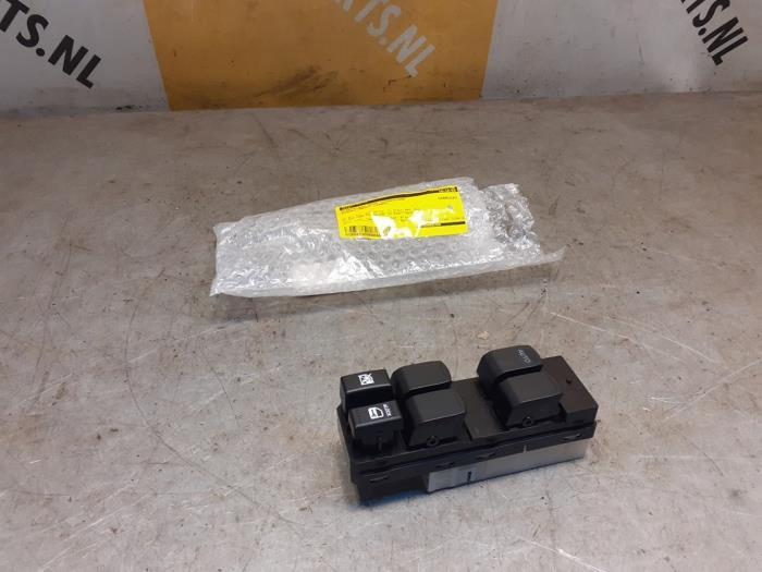 Elektrisch Raam Schakelaar van een Suzuki Swift, Auto-onderdelen, Dashboard en Schakelaars, Suzuki, Gebruikt, 3 maanden garantie