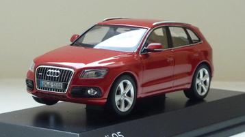 Schuco Audi Q5 rood metalic 1:43