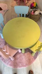 Table IKEA avec 4 chaises, Enfants & Bébés, Chambre d'enfant | Tables & Chaises, Enlèvement ou Envoi, Utilisé