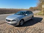 Volvo V60 D2 2015, Auto's, Volvo, Voorwielaandrijving, Euro 5, Stof, Zwart