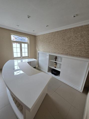 luxe bureau + stoel + bijzet tafel en 2 stoelen beschikbaar voor biedingen