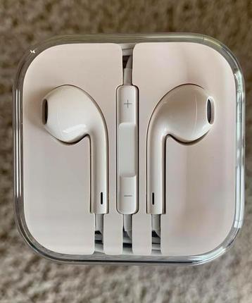 Oortjes Apple voor Iphone, Ipad enz. in nieuwstaat beschikbaar voor biedingen