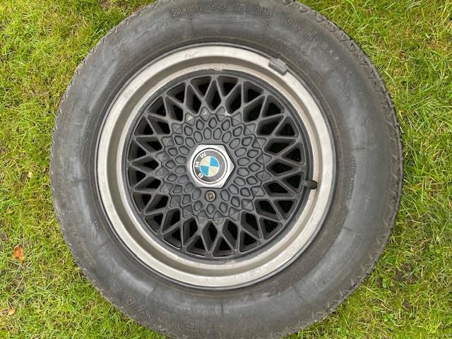 4 BMW-velgen R15 met banden uniroyal, Auto's, BMW, Particulier, Ophalen