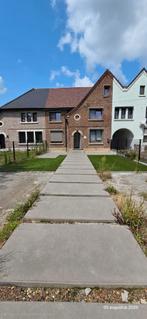 7 slaapkamers en groot terras + tuin!, Immo, 200 tot 500 m², Genk, Tussenwoning, Verkoop zonder makelaar
