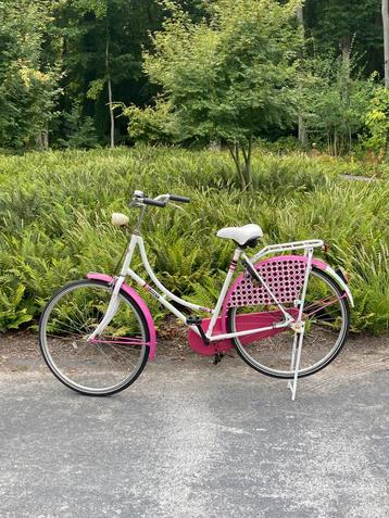 Damesfiets beschikbaar voor biedingen