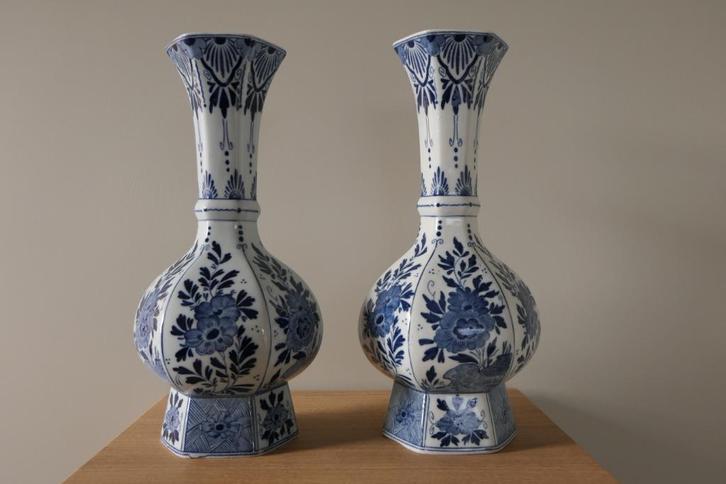 Twee vazen Delfts aardewerk, Antiek en Kunst, Antiek | Keramiek en Aardewerk, Ophalen