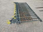 2 antieke gesmede hekken , Lang per hek 3.40 meter, Tuin en Terras, Ophalen, Gebruikt, IJzer