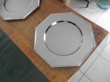 ASSIETTES de présentation ...inox...lot de 12 pièces  beschikbaar voor biedingen