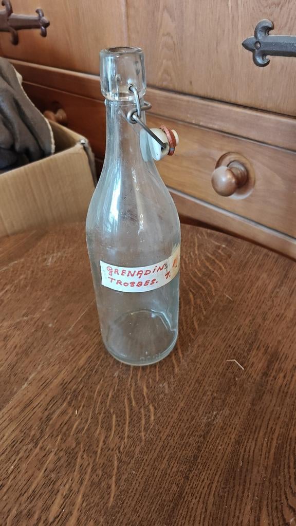 Flacons en verre, Enlèvement