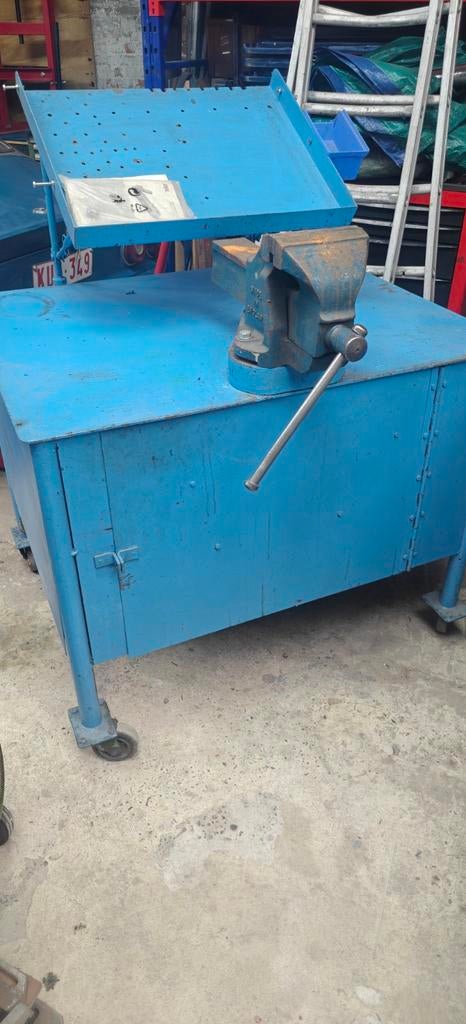 Zware werkbank met bankschroef, Doe-het-zelf en Bouw, Werkbanken, Ophalen of Verzenden, Bankschroef