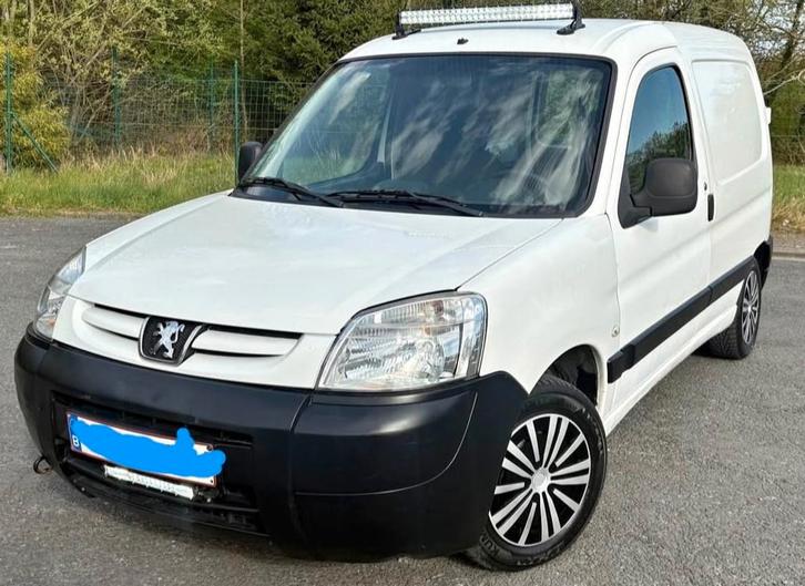 PEUGEOT PARTNER 1.6HDI PRET A IMMATRICULER!, Auto's, Peugeot, Particulier, Partner, ABS, Airbags, Boordcomputer, Metaalkleur, Mistlampen