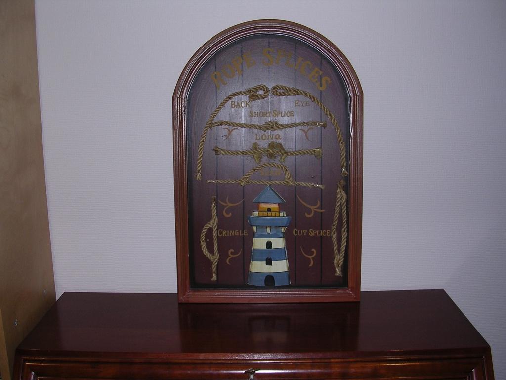 Kader met verscheidene soorten knopen, Hout, Decoratieobject, Ophalen of Verzenden, Zo goed als nieuw