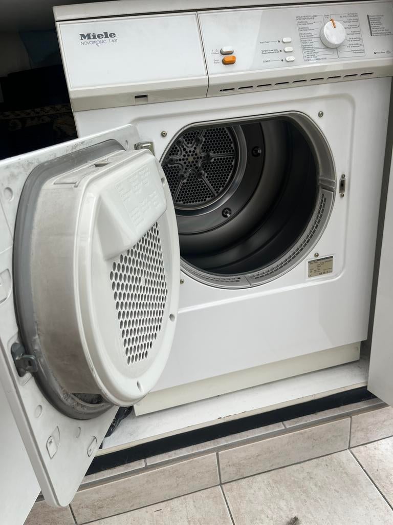 Droogkast miele met afvoer pijp, Ophalen, Zo goed als nieuw