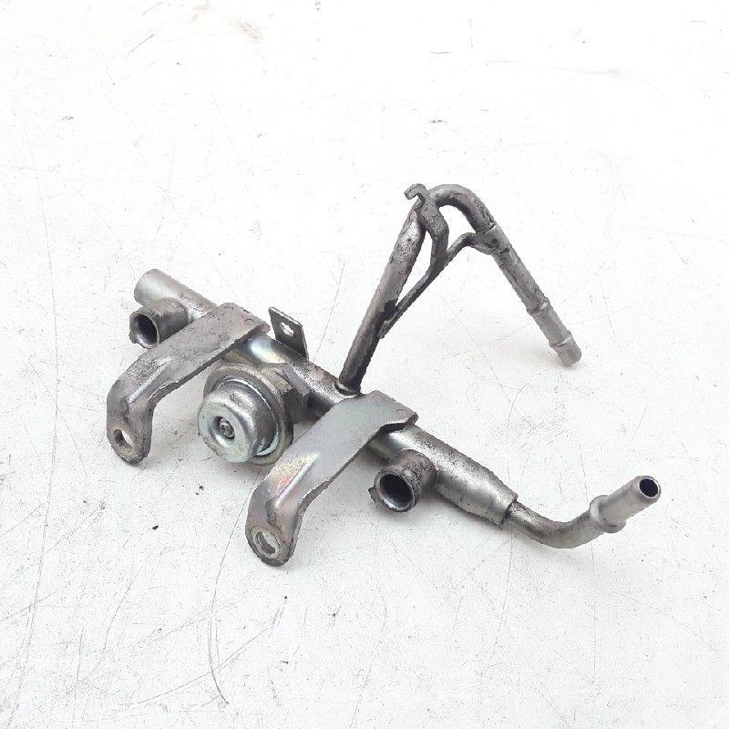 RAMPE D'INJECTION Toyota GT 86 (ZN) (01-2012/-), Utilisé, Toyota