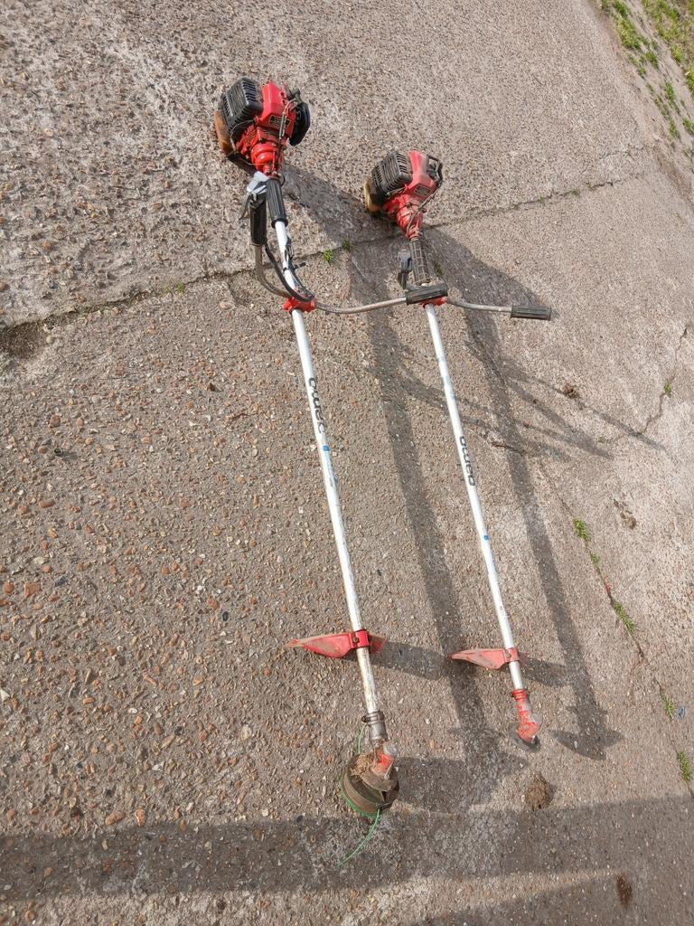 2 kawasaki bosmaaiers voor opmaak, Enlèvement