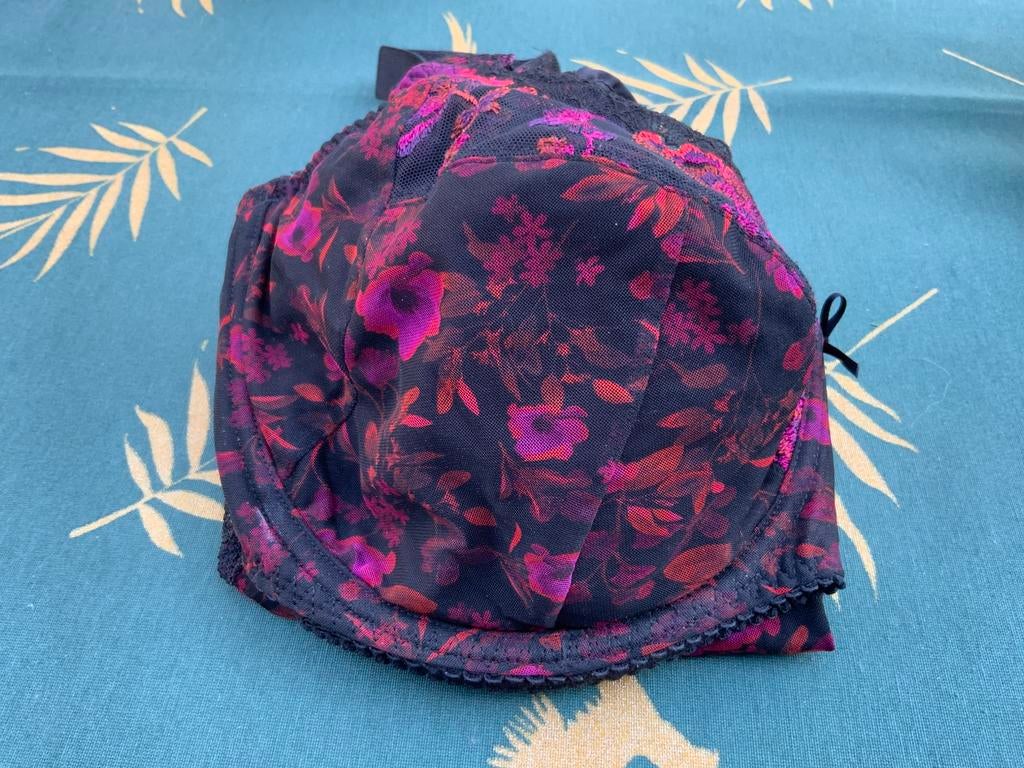 Prima donna F R115b, Enlèvement ou Envoi, Soutien-gorge