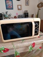 Petit micro ondes, Enlèvement