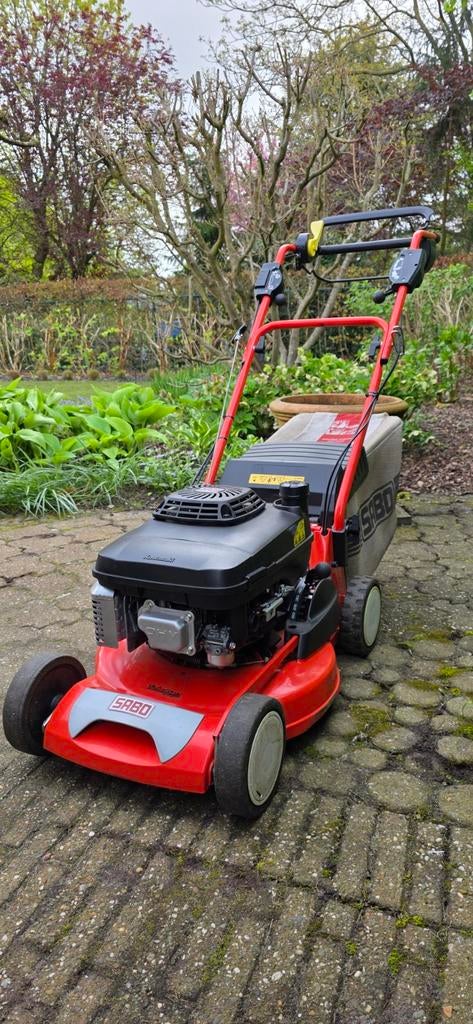 Sabo grasmachine Te Koop (zelftrekker), Jardin & Terrasse, Tondeuses à gazon, Sabo, Tondeuse rotative, Utilisé, Sac de ramassage