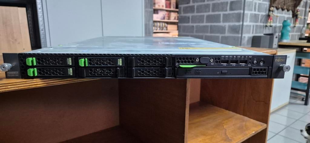 Fujitsu Primergy RX200 S6 server, Computers en Software, Servers, Ophalen, Gebruikt