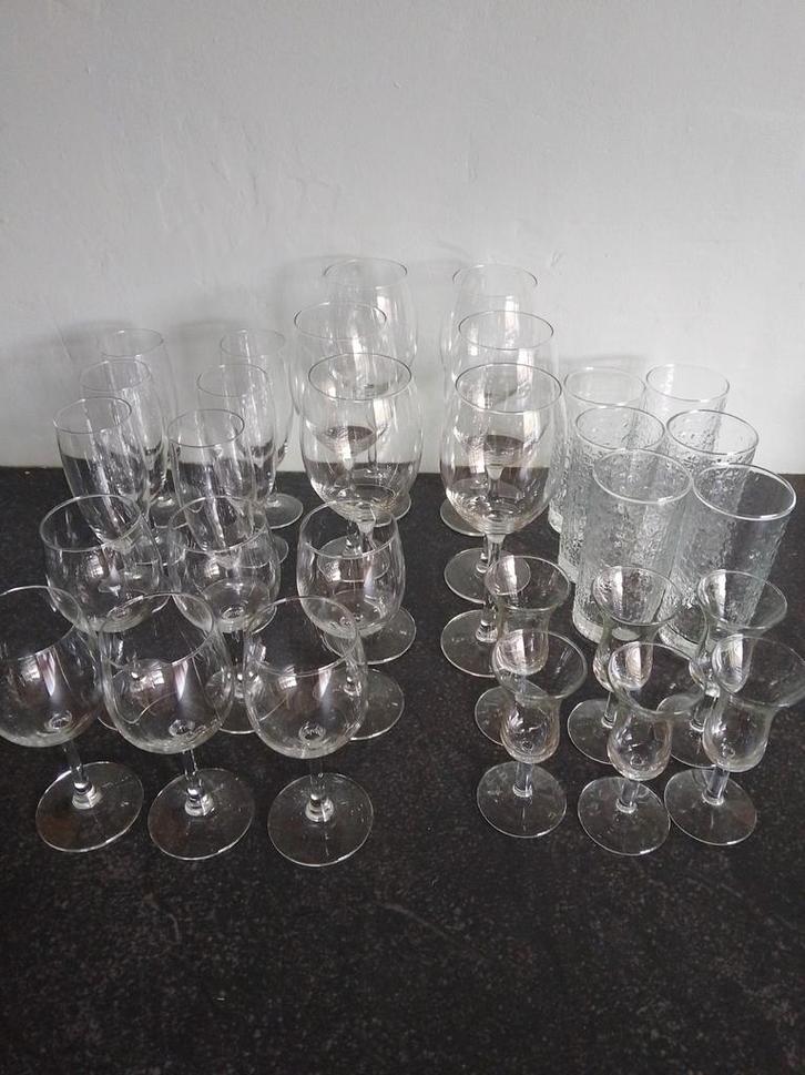 Service comprenant 5 X6 verres en parfait état, Collections, Verres & Petits Verres, Enlèvement