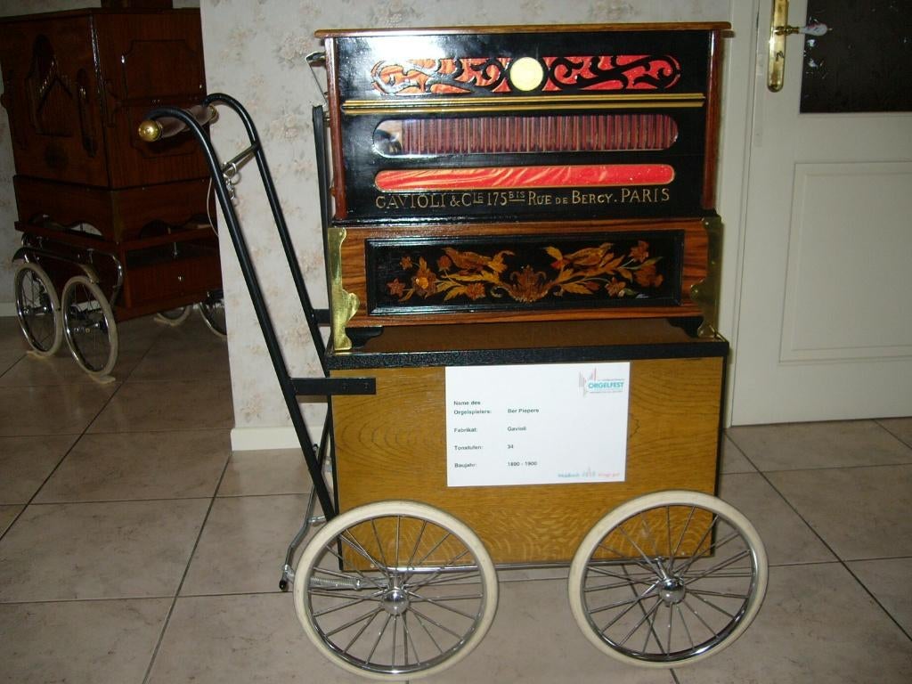 te koop 2 antieke draaiorgels van 1890-1900, Ophalen