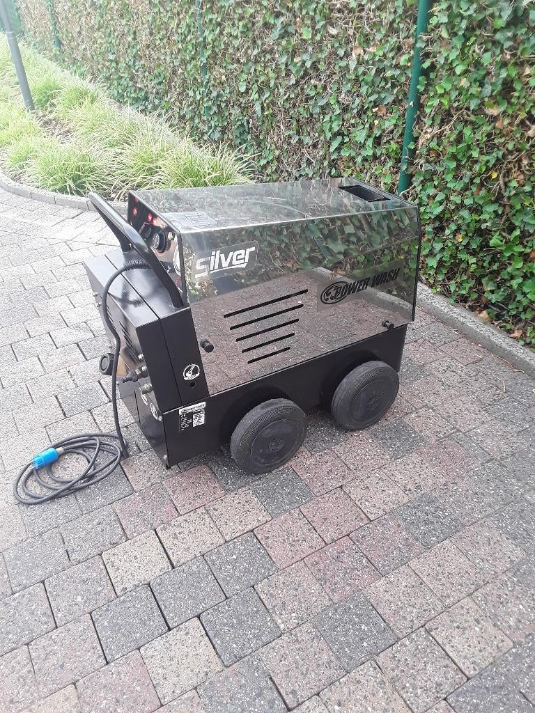 Warmwater hogedrukreiniger 220 volt zeer goede staat, Jardin & Terrasse, Nettoyeurs haute pression, Comme neuf, Enlèvement