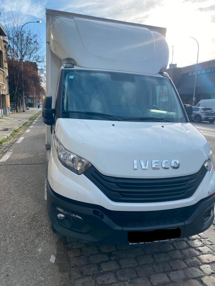 Iveco Daily 35C14 Boite auto 20M3 Hayon Euro6E Carnet Entret, Autos, Camionnettes & Utilitaires, Particulier, Achat, Caméra 360°