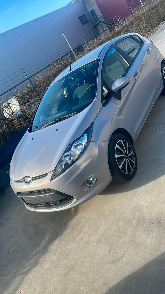 FORD FIESTA 1.4 tdci / Parkeersensoren / airco / ..., Autos, Ford, Particulier, Fiësta, ABS, Airbags, Air conditionné, Bluetooth