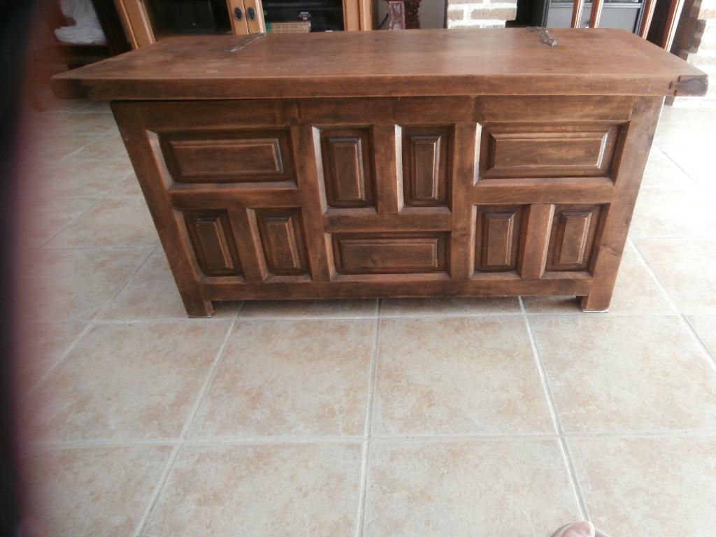 Coffre ancien en bois, Maison & Meubles, Enlèvement, Utilisé