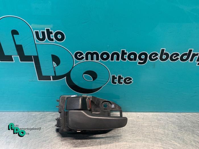 Poignée portière 4portes avant gauche d'un Mitsubishi Lanc, Autos : Pièces & Accessoires, Carrosserie & Tôlerie, Mitsubishi, Utilisé